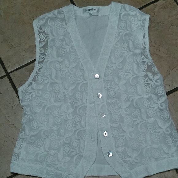 Tendenza white button top Size M - Picture 1 of 2