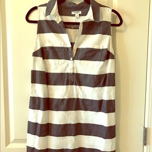 Preppy, colored dress. For a golfing day.