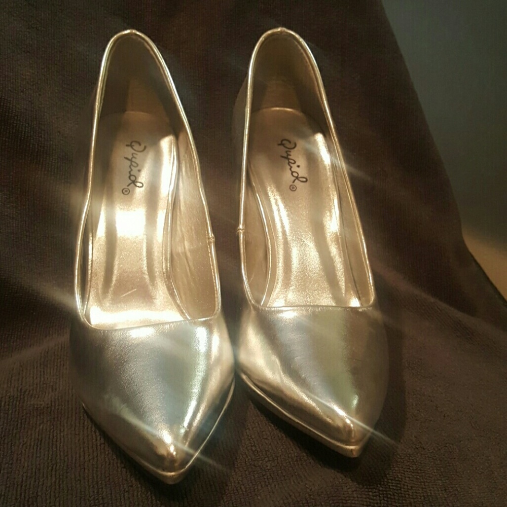 Silver QUPID heels