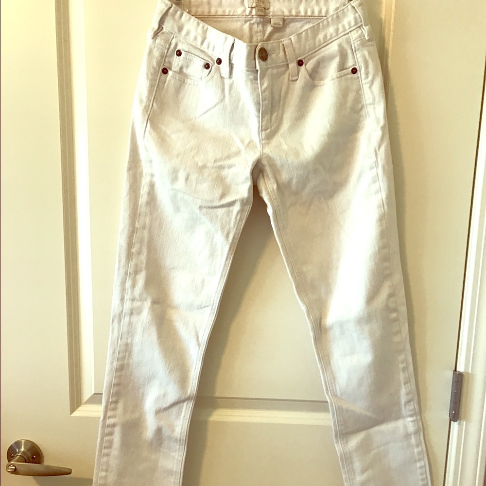 White pants! Hot pants!