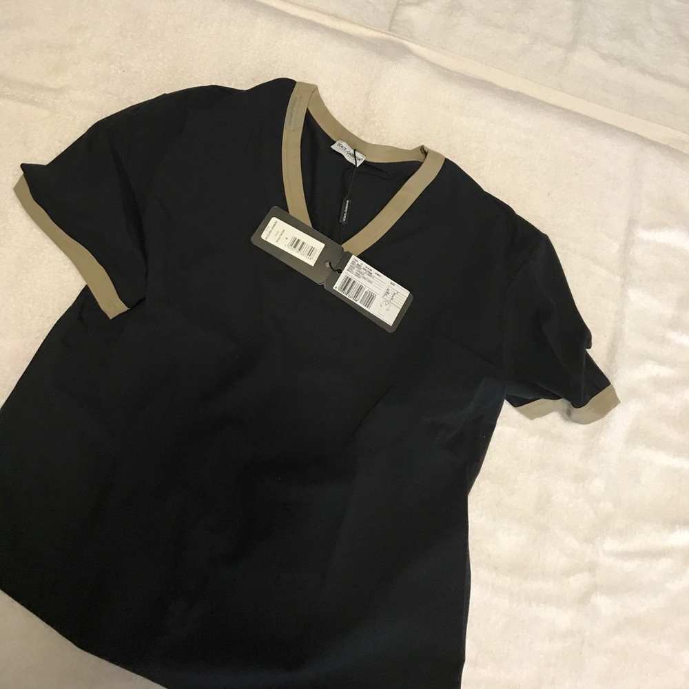 V-neck T-shirt