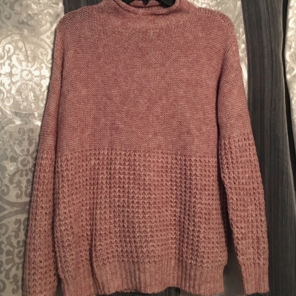 American Eagle sweater