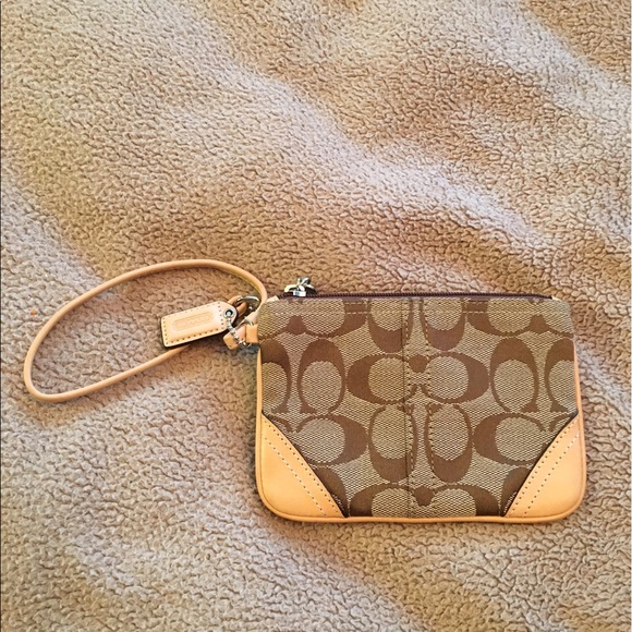 Coach Wristlet - Picture 1 of 4