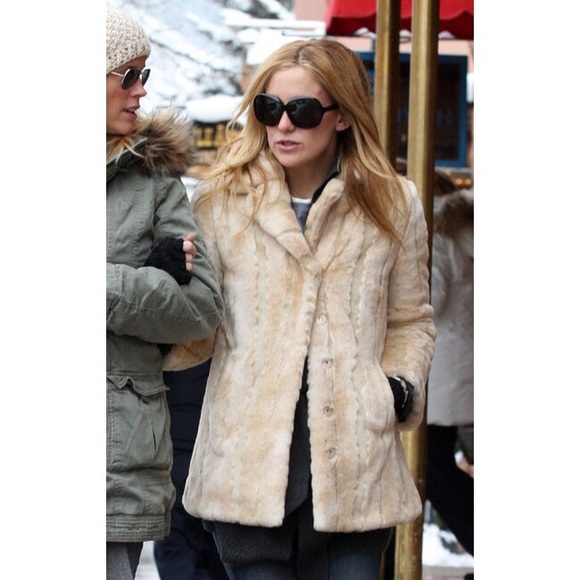 Juicy Couture Jackets & Blazers - RARE* Blonde faux fur Juicy Couture coat jacket