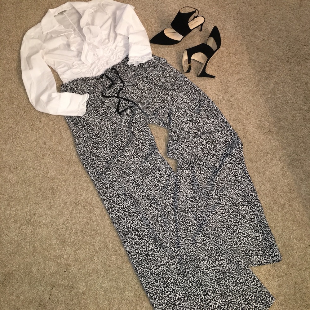 🌺Jessica Simpson 💕very stylish pant.