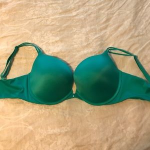 Victoria's Secret Very Sexy Push Up Bra size 36DD
