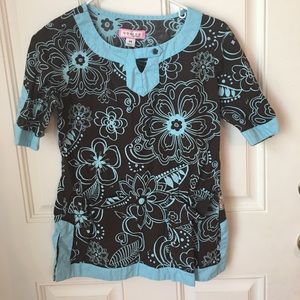 Beautiful Koi scrub top XS scrubs