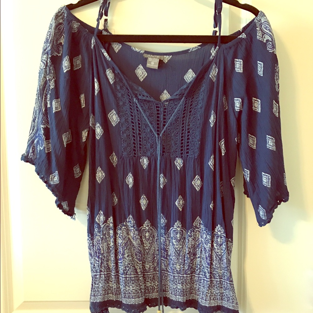Cute spring blouse!