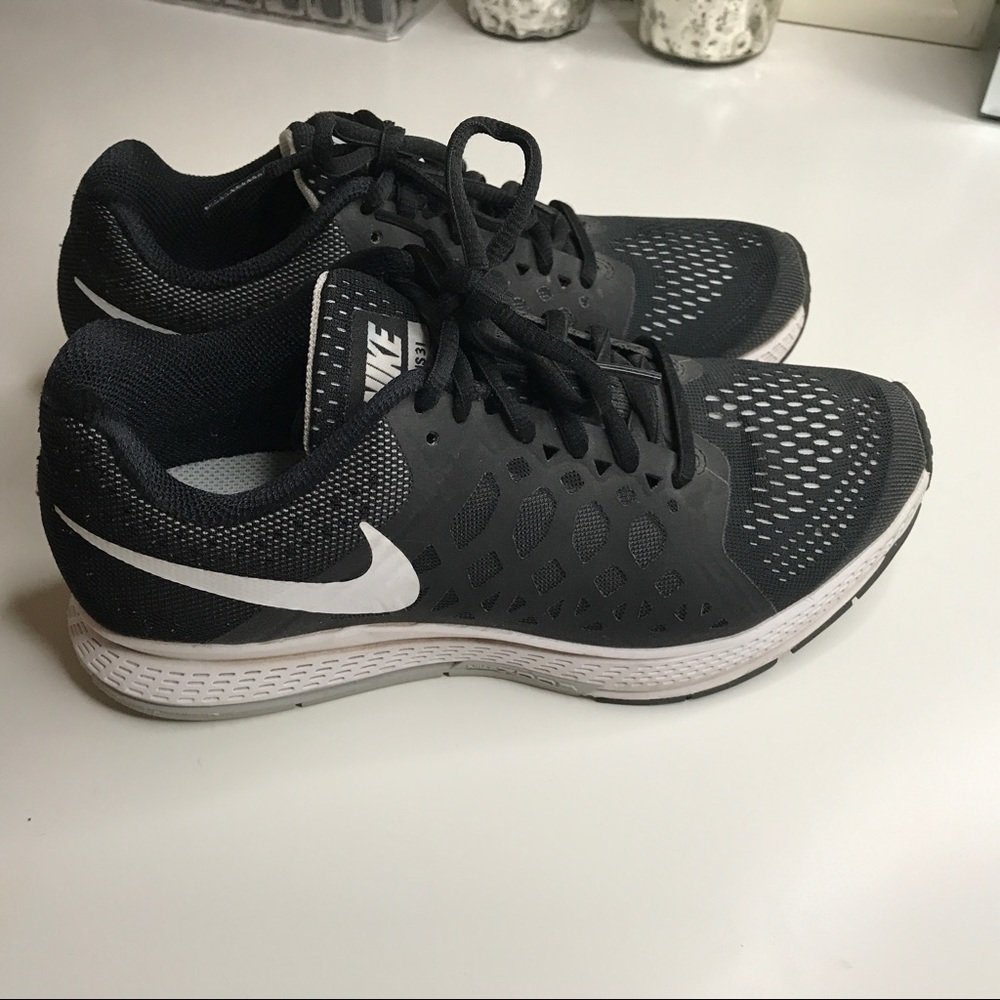 Nike Women's Air Zoom Pegasus 31 Running Shoe