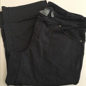 Athleta Bettona Capri Pants Size L