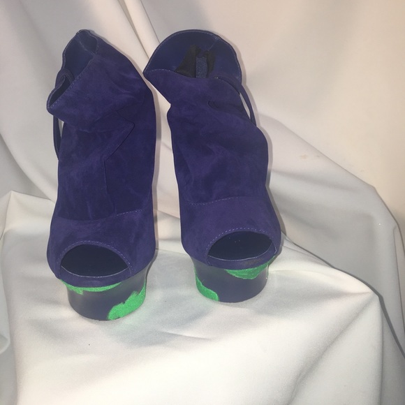 Custom ONE & ONLY glitter peep toe booties - Picture 1 of 7