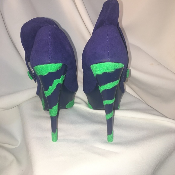 Custom ONE & ONLY glitter peep toe booties - Picture 3 of 7