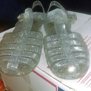 Closed toe jelly sandals