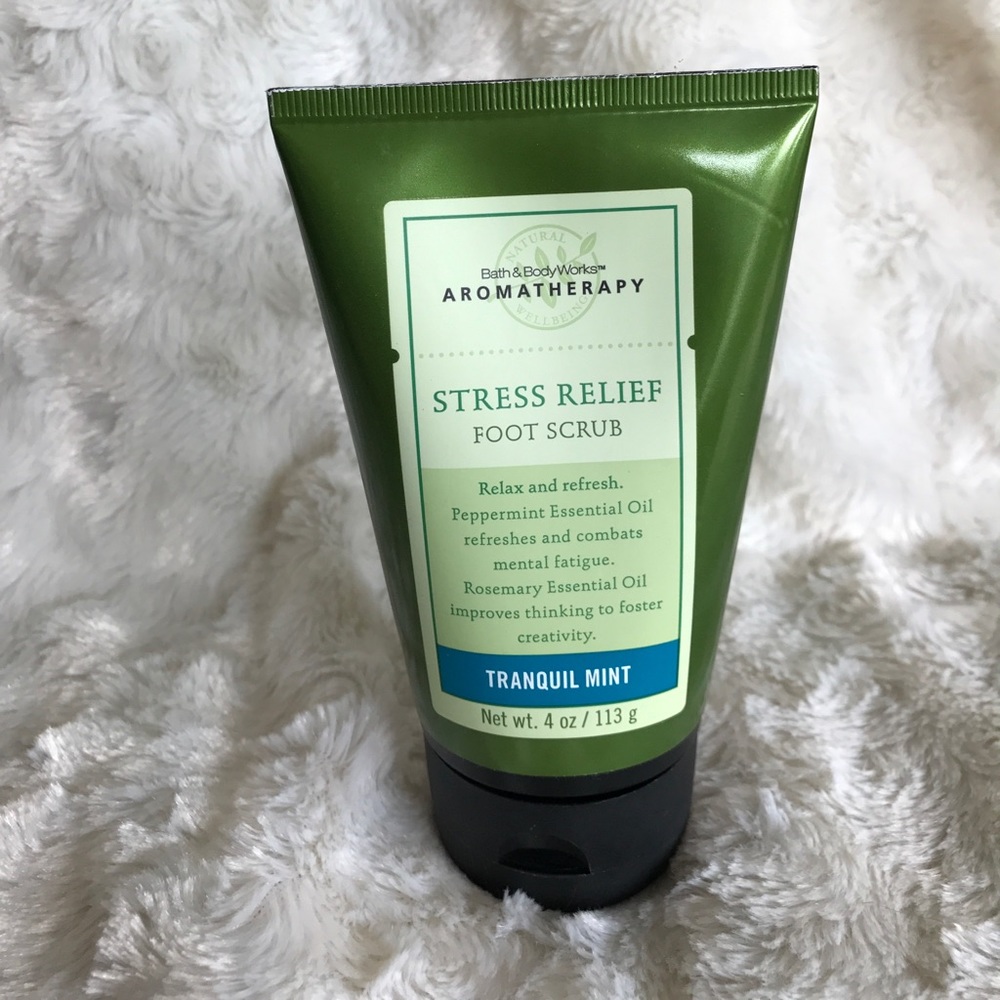 B&BW Aromatherapy foot scrub Must bundle!