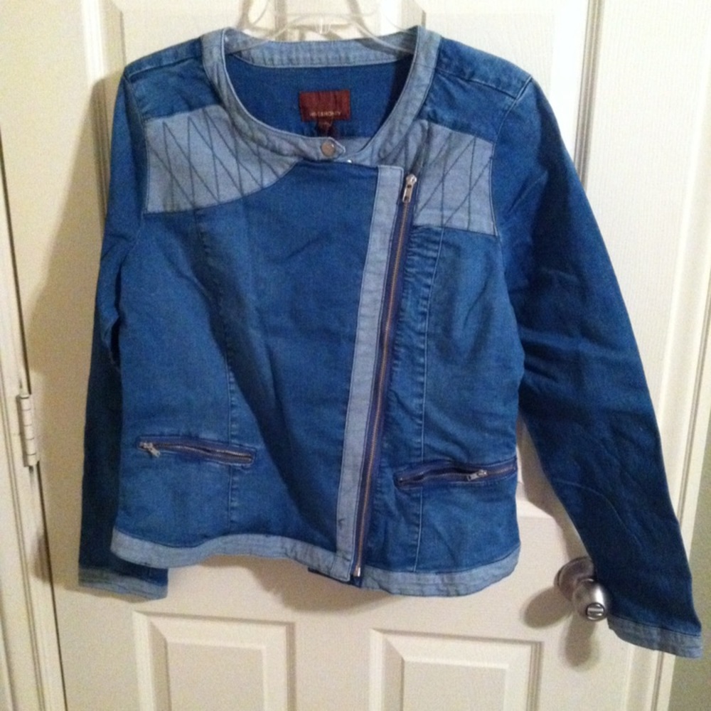 Zip up two-tone denim jacket