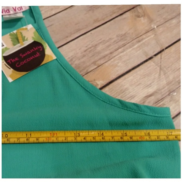 Aqua Keyhole Tank Top 💫 - Picture 5 of 8