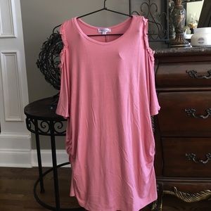 Maternity Top with keyhole shoulders. Large NWT
