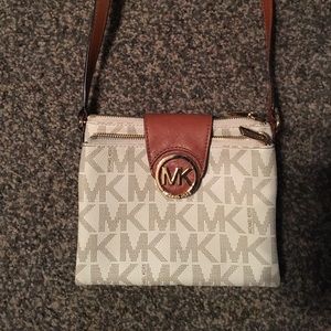 Michael kors vanilla crossbody