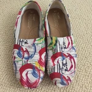 Multi colored toms