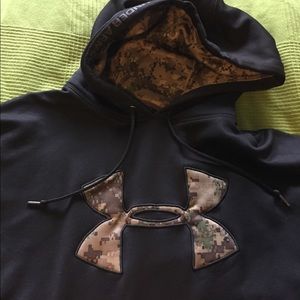 Black camo under armour hoodie digital camo Large