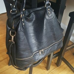 Black leather purse/crossbody - very stylish!