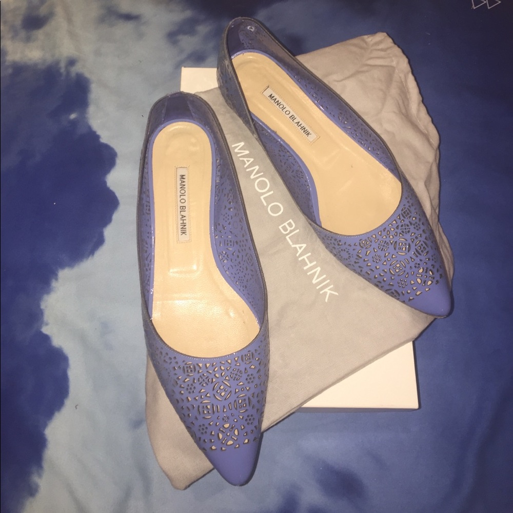 39.5 blue patent Manolo Blahnik laser cut flats