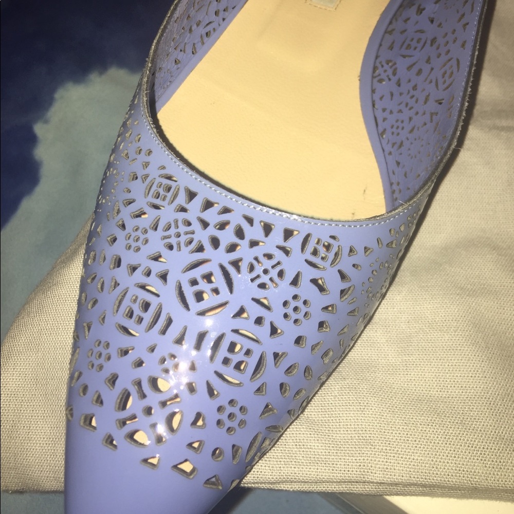39.5 blue patent Manolo Blahnik laser cut flats - Picture 2 of 6