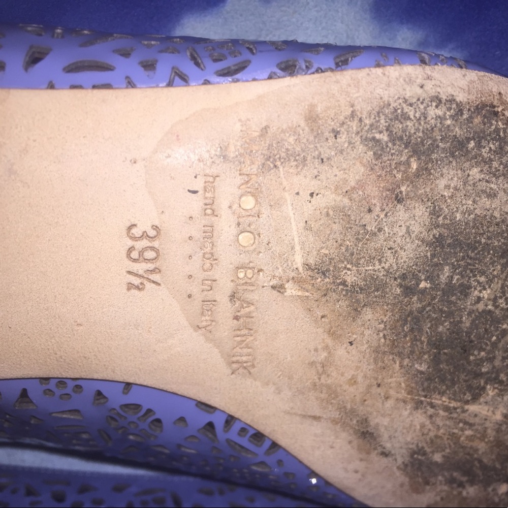 39.5 blue patent Manolo Blahnik laser cut flats - Picture 4 of 6