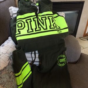 VS PINK sweat suit 💕 PRICE FIRM!