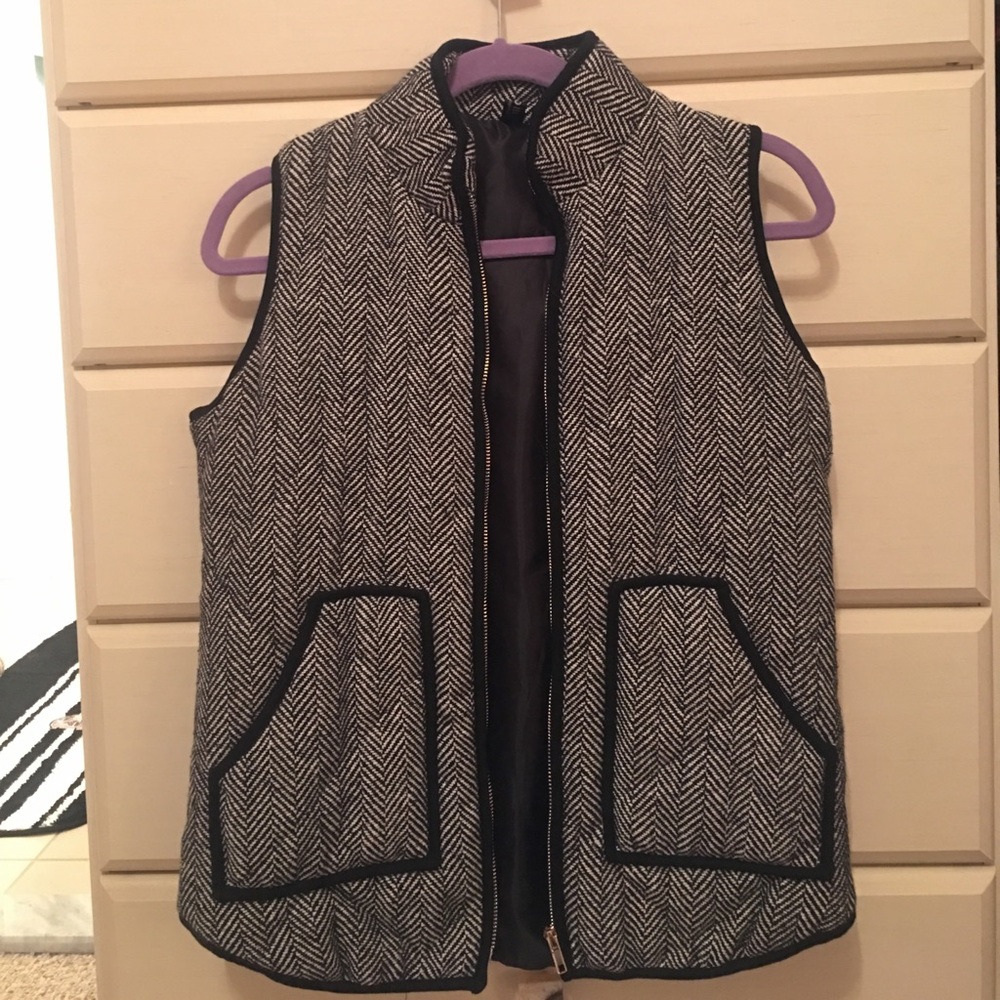 Black and white zip up vest