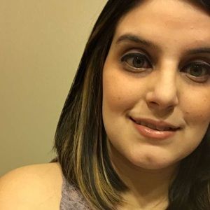 Meet your Posher, Carrie