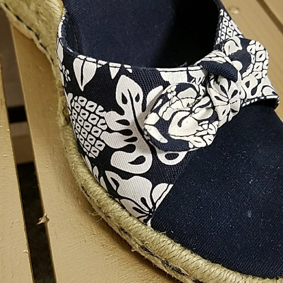 Super cute Tommy Hilfiger Hawaiian wedges - Picture 7 of 8