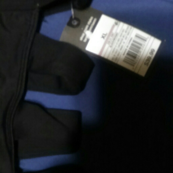 One piece - Picture 2 of 3