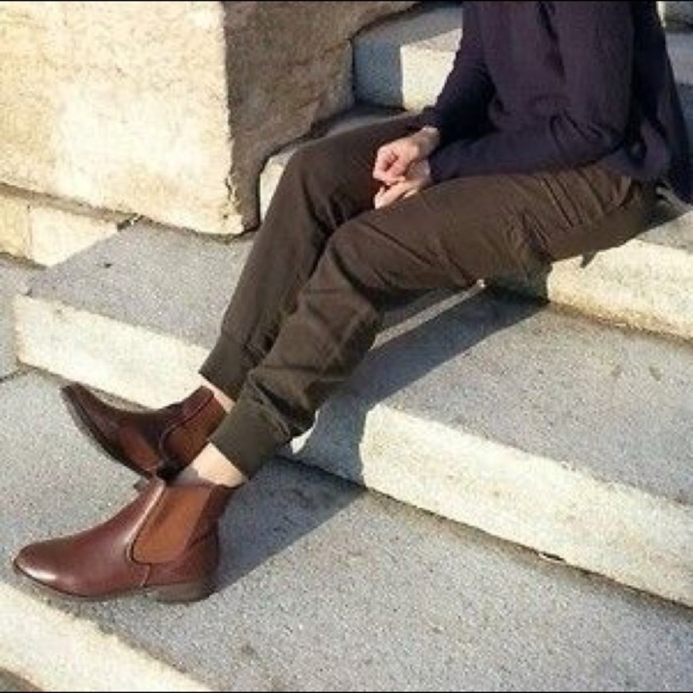 WORN ONCE Cole Haan Chelsea style leather boot