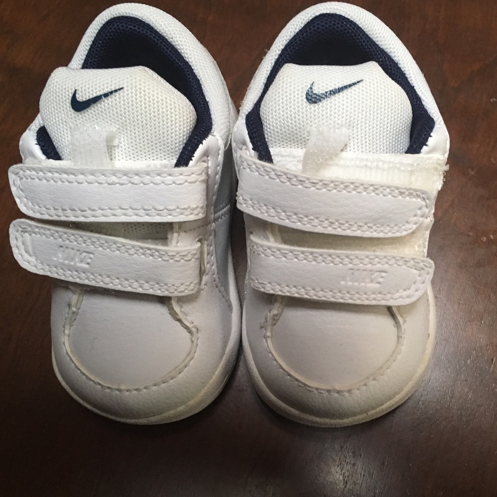 ⭐️SALE⭐️Baby Nikes - never worn