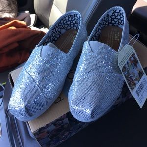 Brand New Women's Toms 5.5
