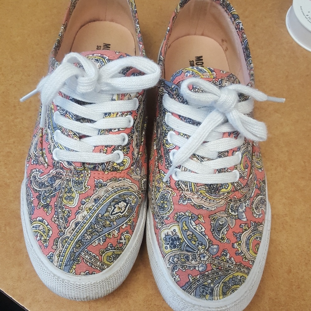 Mossimo shoes