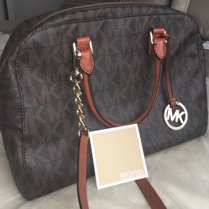 Make an offer!!!! ✨ MK