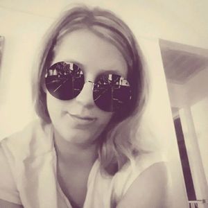 Meet your Posher, Karina