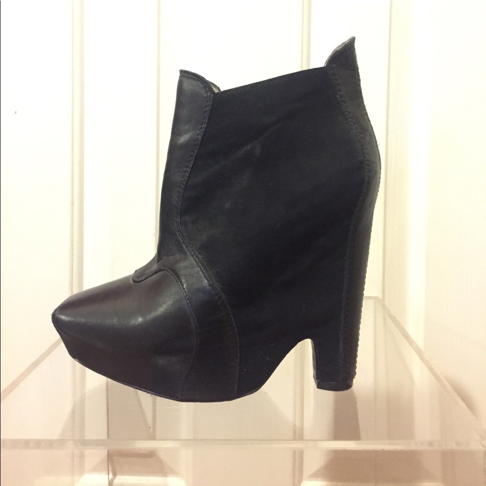 SAM EDLEMAN Zoe boot 😳