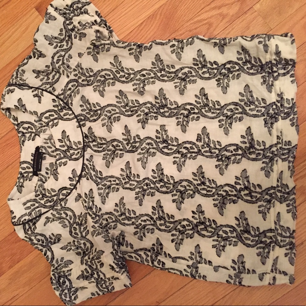 BCBG linen short sleeve top