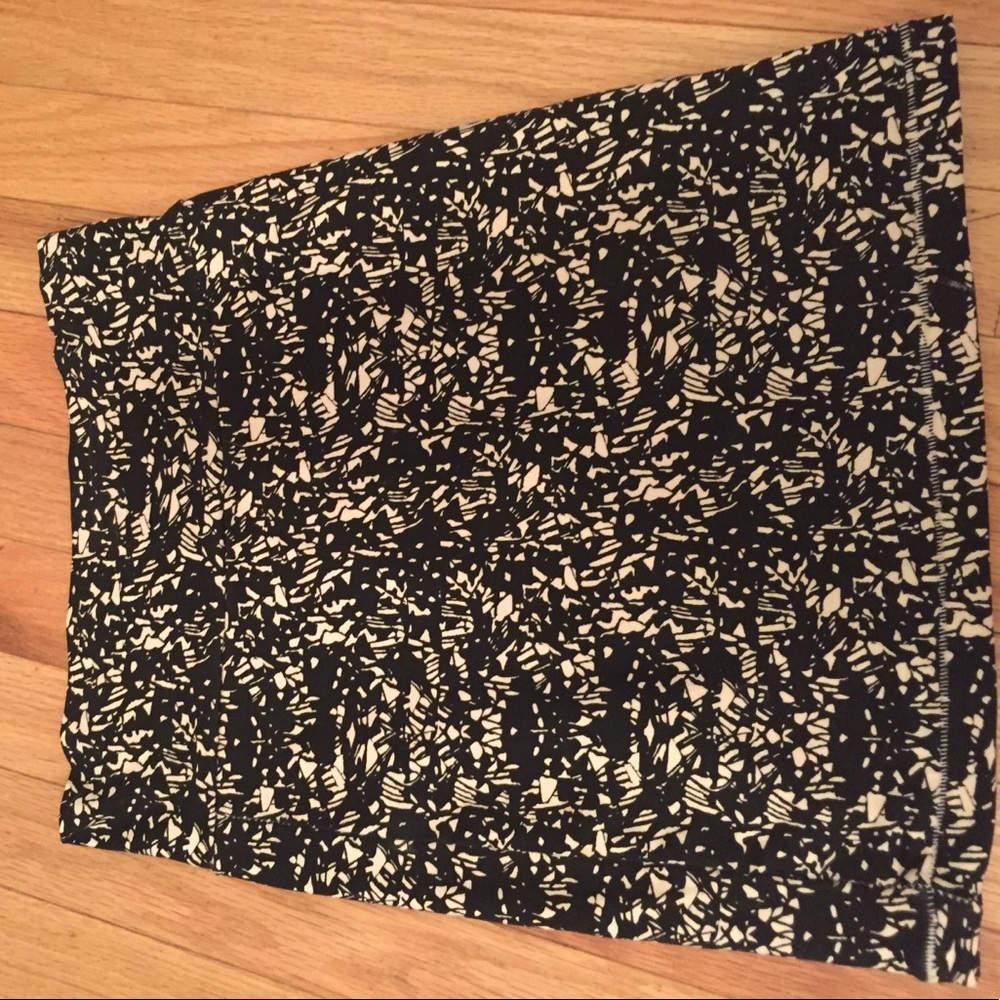 Forever 21 black and white cotton mini skirt