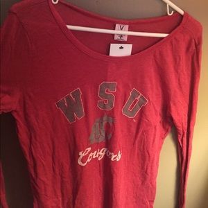 Long sleeved Venley WSU Cougars shirt w/thumbhole