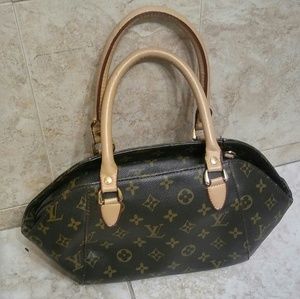 Beautiful Louis Vuitton signature handbag