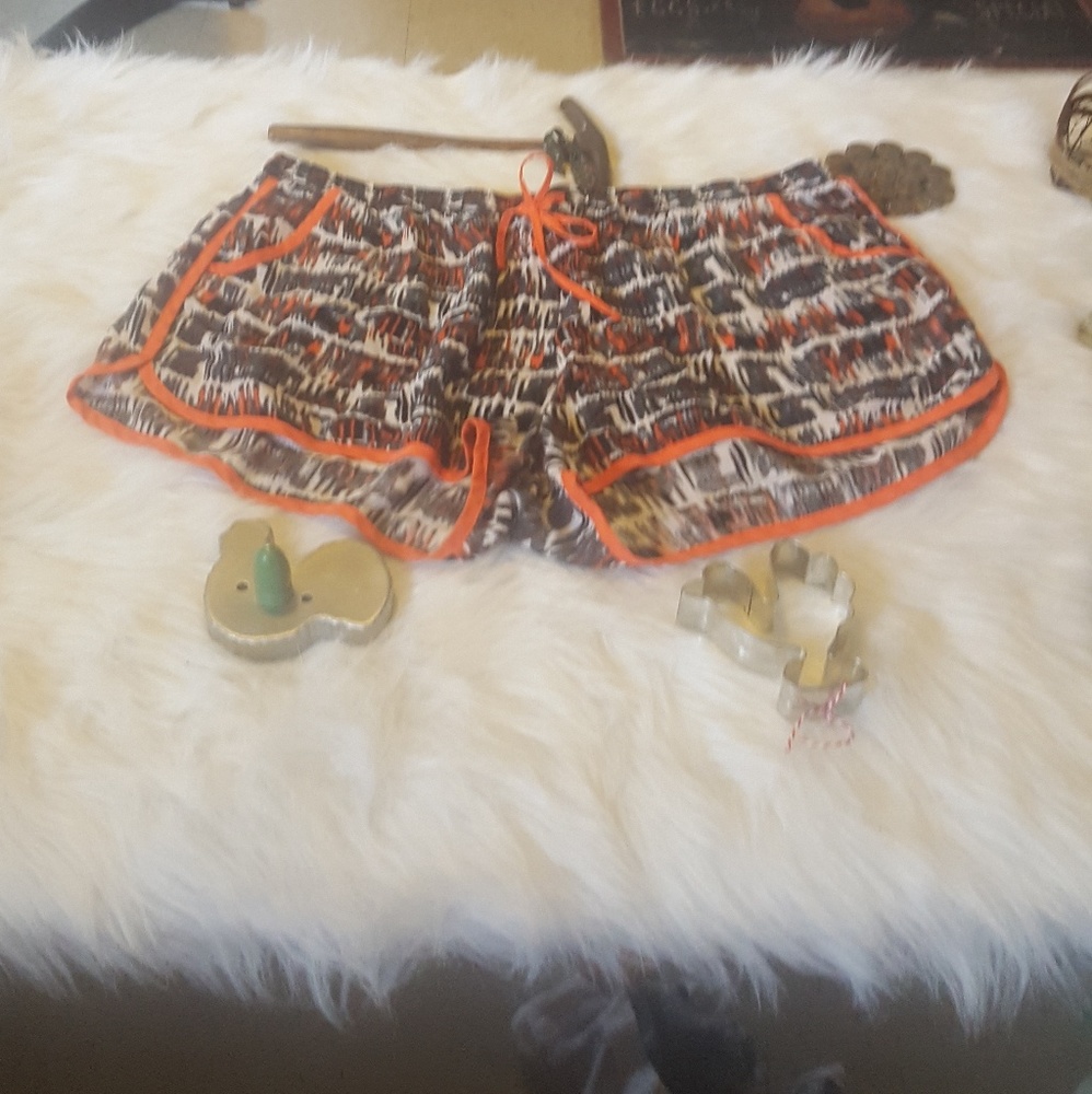Woman's shorts