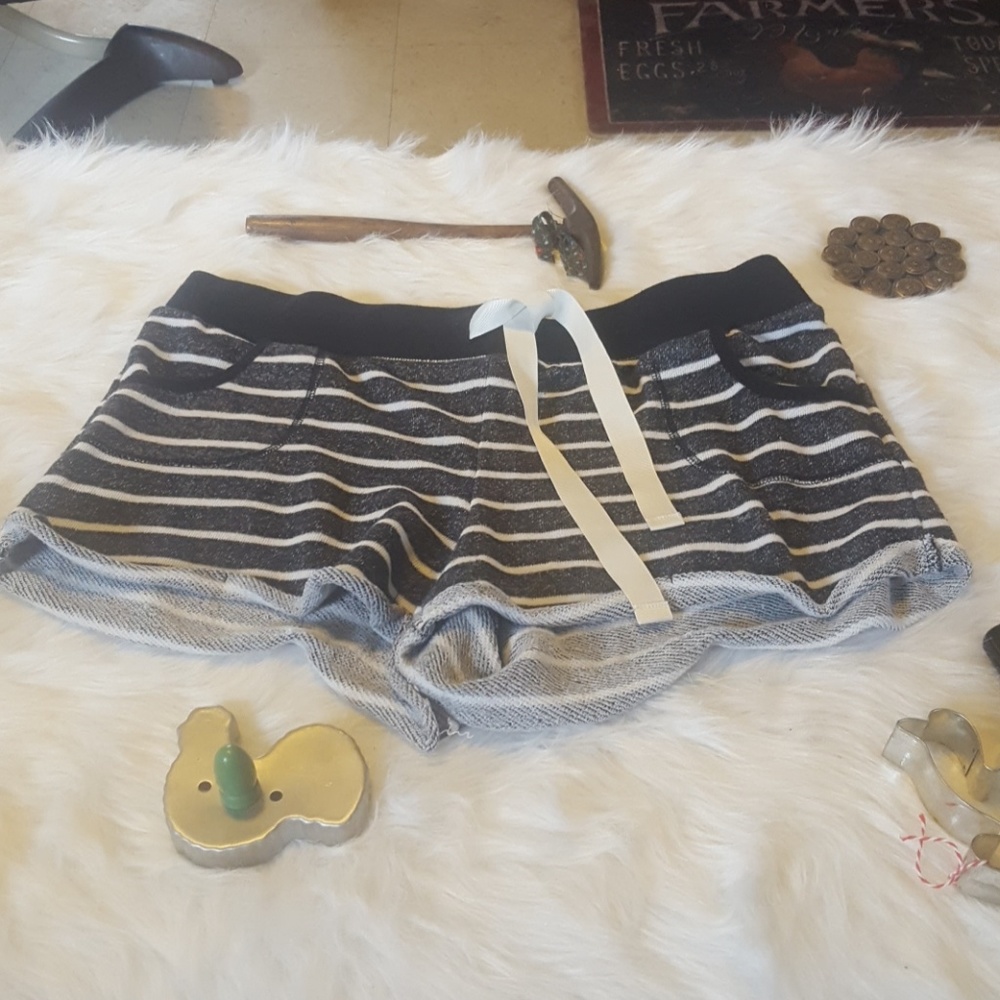 Woman's shorts