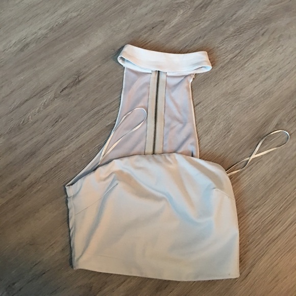 LF crop top with choker built in - Picture 2 of 4