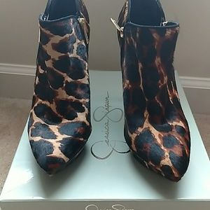 ❌sold❌Jessica Simpson leopard booties
