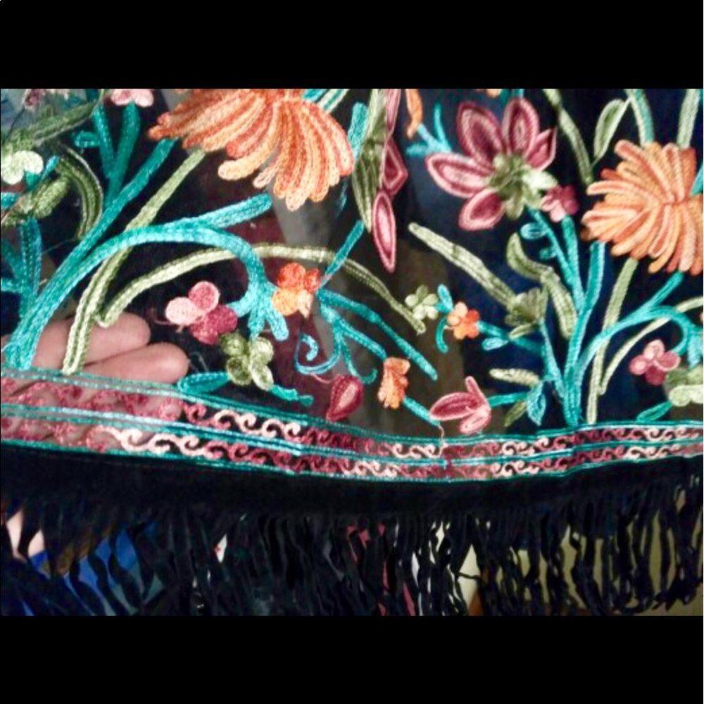Long Floral Vintage Embroidery Boho Fringe Kimono - Picture 3 of 7