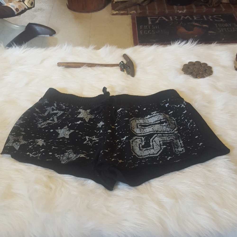 Woman's shorts